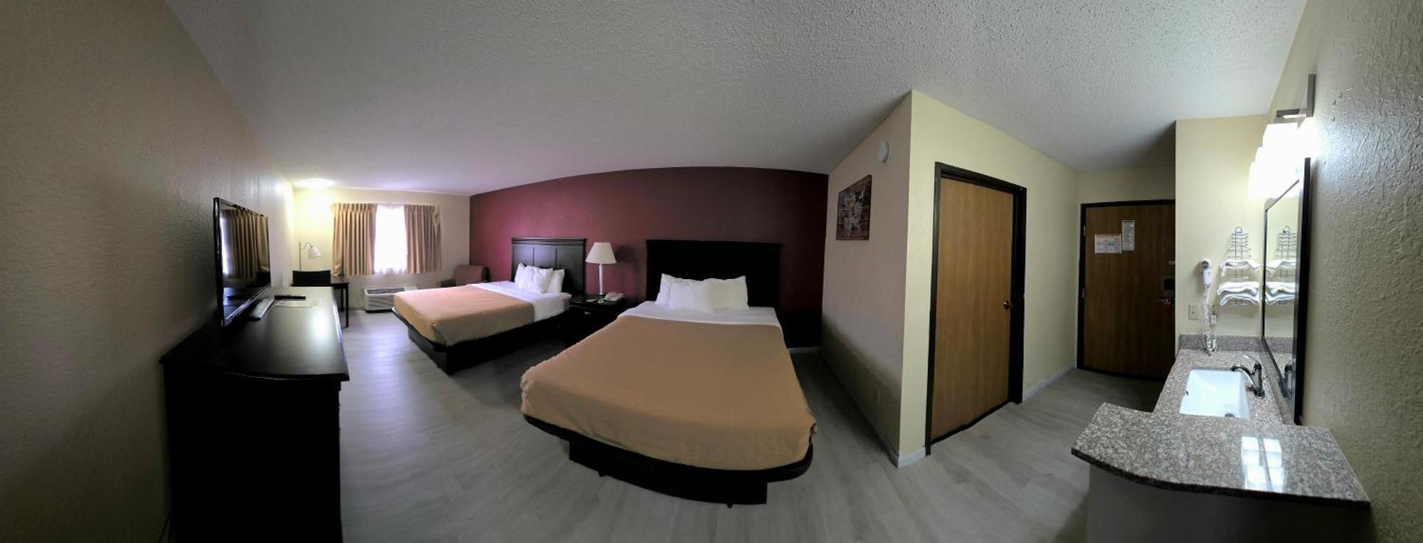 Econo Lodge Inn & Suites Wisconsin Dells Exterior photo